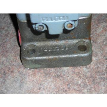 RACINE HYDRAULIC VALVE PART NUMBER # 221658 INDUSTRIAL MODEL