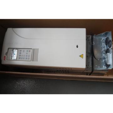 ABB ACS800-31-0016-3+E200  Frequenzumrichter  mit Bedienfeld