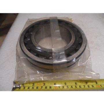 SKF  SPHERICAL ROLLER BEARING 22222 CCK/C3W33  110 ID, 200 OD, 53 Width, NEW