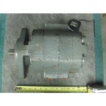 NEW GROVE HYDRAULIC # 7632000030 7 632 000030 Pump