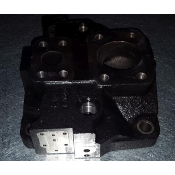 End cap, Sauer Danfoss Series 45 pump, Eframe, rear ports, CW. 1701481 Pump #2 image