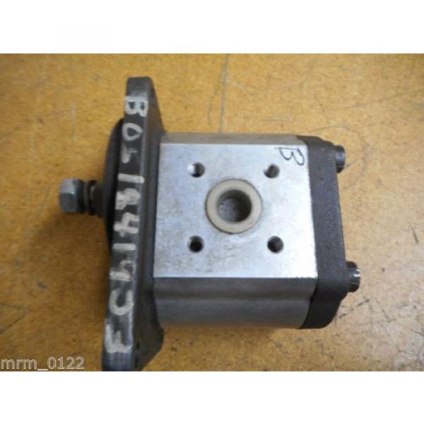 Rexroth MNR: 0 510 725 056 Gear Pump New Old Stock #3 image