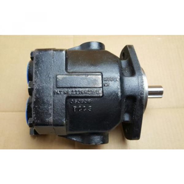 VICKERS PVB 10 RSY 30CM11 VARIABLE DISPLACEMENT HYDRAULIC AXIAL PISTON   Pump #8 image