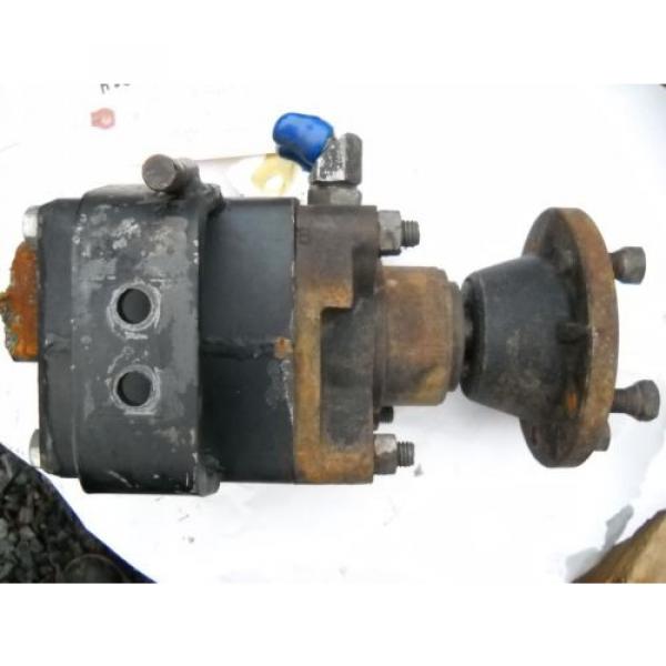 TRW 241 MAB 10003 HYDRAULIC MOTOR WITH 5 LUG HUB in weldable housing A1 241 85 Pump #5 image