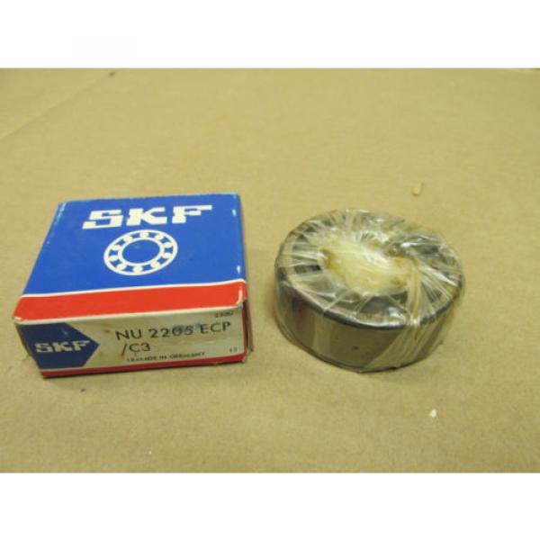 NIB SKF NU 2205 ECP CYLINDRICAL ROLLER BEARING NU2205ECP/C3 20x47x13 mm NEW #1 image