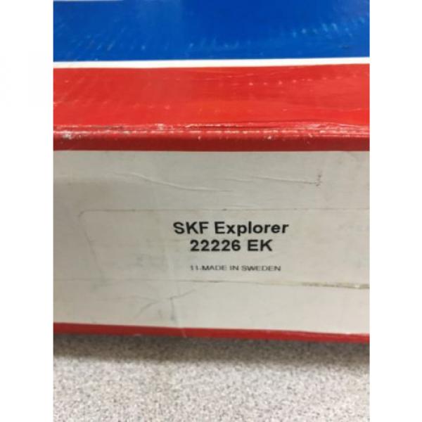 NEW IN BOX SKF SPHERICAL ROLLER BEARING 22226 EK #2 image