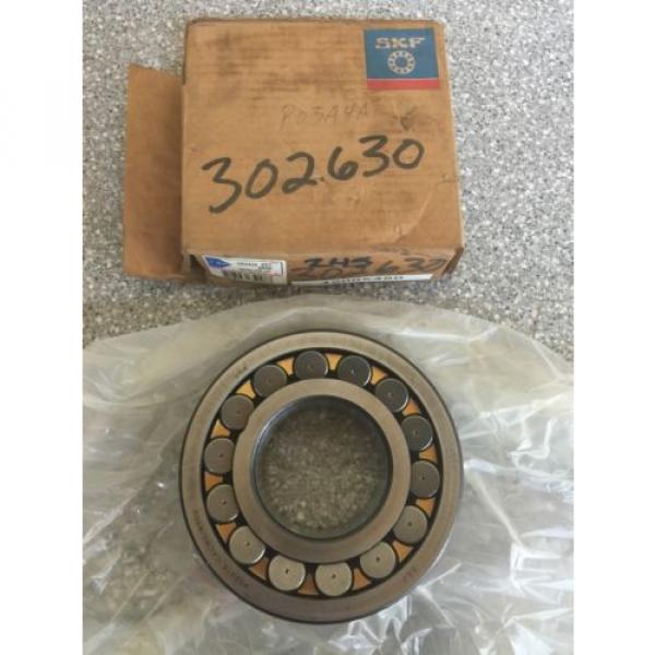 NEW IN BOX SKF SPHERICAL ROLLER BEARING 452316 M2/W502 #1 image