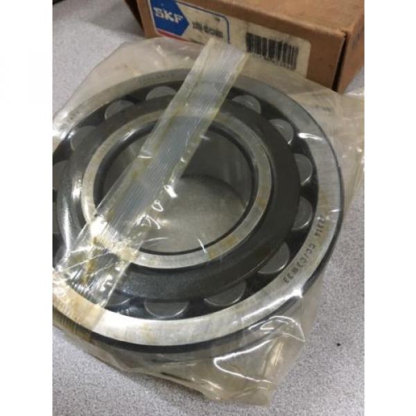 NEW IN BOX SKF SPHERICAL ROLLER BEARING 22314 CC/C3W33 #3 image