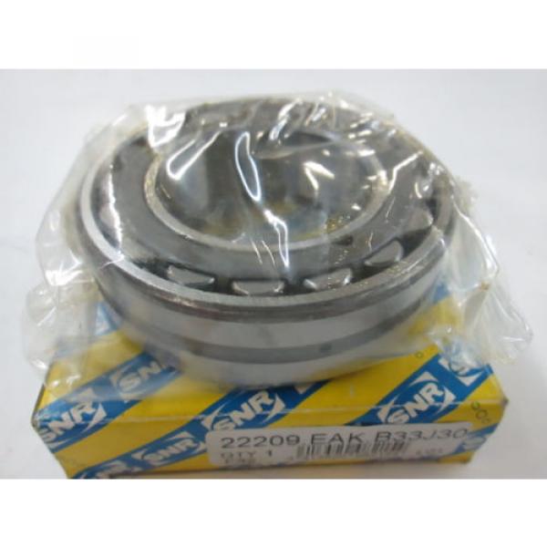 *NEW* SNR 22209EAKB33J30 SPHERICAL ROLLER BEARING TAPER BORE #1 image