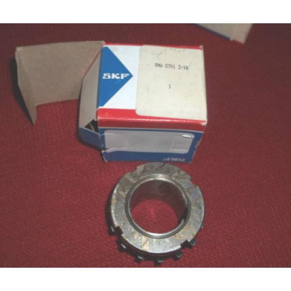 NEW SKF SNW 07X1-3/16 ADAPTER ASSEMBLY 1-3/16 IN SLEEVE box opened unused item #3 image