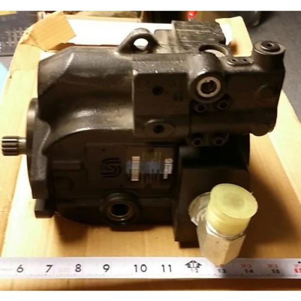 New Sauer Danfoss Hydraulic L38 Model #7004613S Pump #3 image