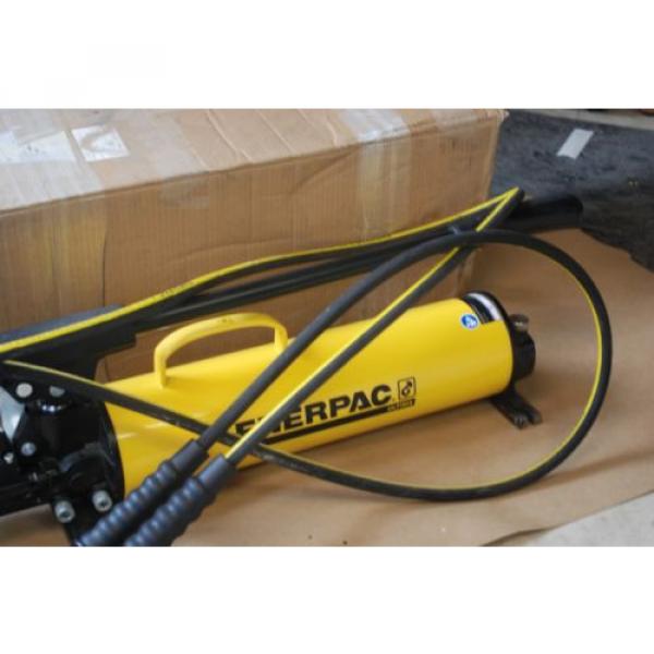 ENERPAC P84 HYDRAULIC HAND DOUBLE ACTING 4WAY VALVE &amp; 2 HOSES MINT Pump #3 image