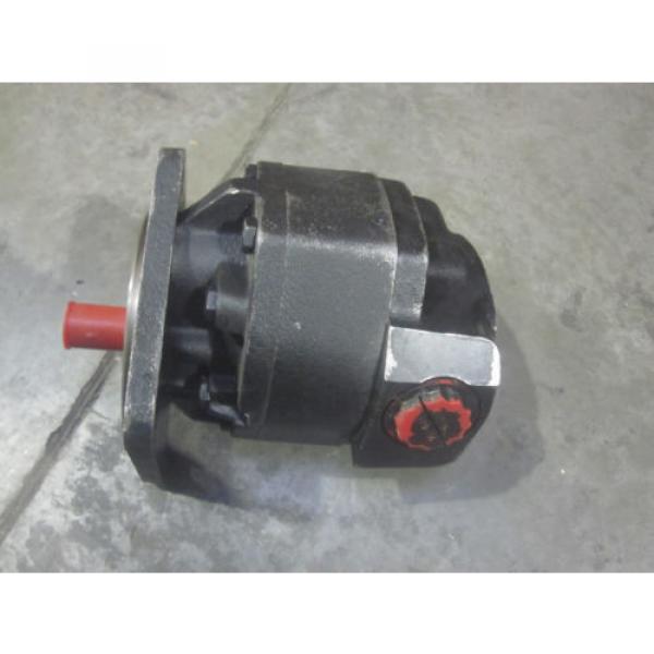 NEW MTE DELTA HYDRAULIC # 3352 Pump #1 image