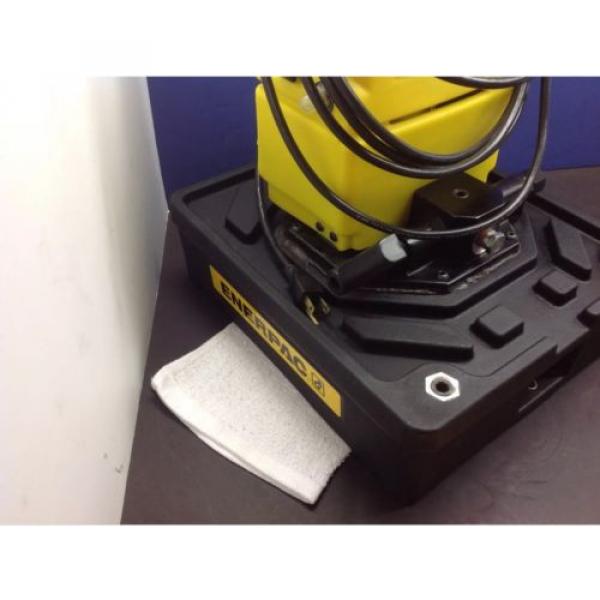 ENERPAC PUJ1201E ELECTRIC HYDRAULIC 3 WAY 2 POSITION 1 GAL. 230V/0.5HP NEW Pump #5 image