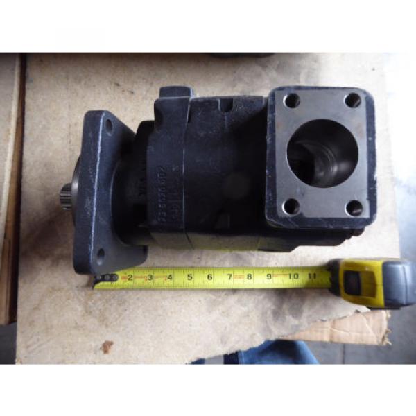 NEW PARKER COMMERCIAL HYDRAULIC 3239111228 # 3239111228 Pump #2 image