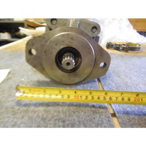 NEW PARKER COMMERCIAL HYDRAULIC # 3129112553 Pump #2 image