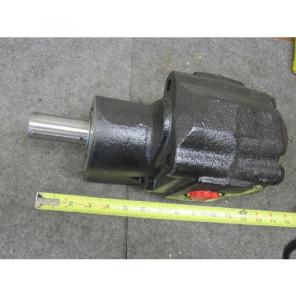 NEW PARKER COMMERCIAL HYDRAULIC 3039310400 FITS L3020G4 Spreaders 305950 Pump #2 image