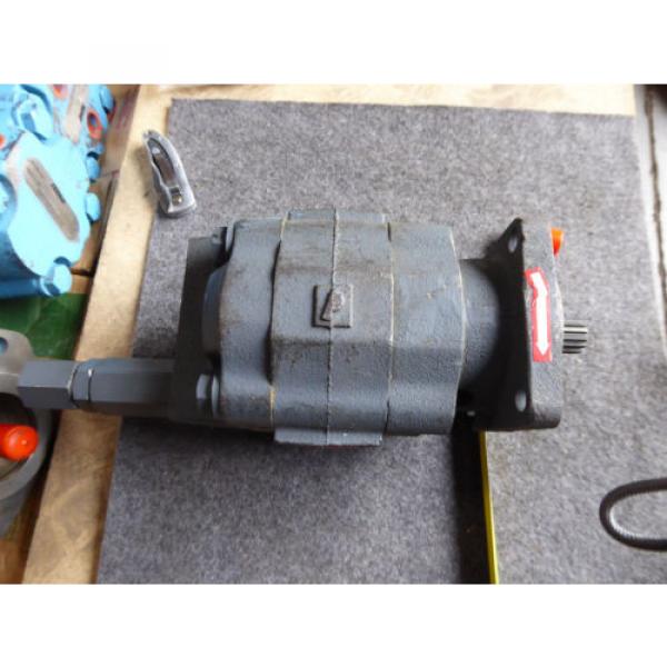 NEW TRUCKPRO HYDRAULIC P5100A231IRXF1714 PERMCO  Pump #2 image