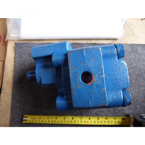 NEW PERMCO HYDRAULIC # M3000C799ADHF1732 Pump #3 image