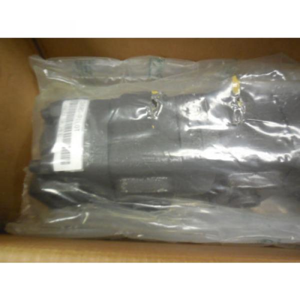 NEW VOLVO GEAR 20.3X VOE14602254 # 14602254 Pump #2 image