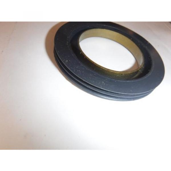 NEW SKF 15660  Oil Seal New Grease Seal CR Seal(P) #3 image