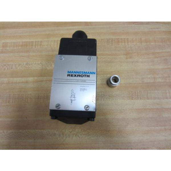 Rexroth Bosch Group 4WE10D31/CW110N9A RR00880082 - New No Box #1 image